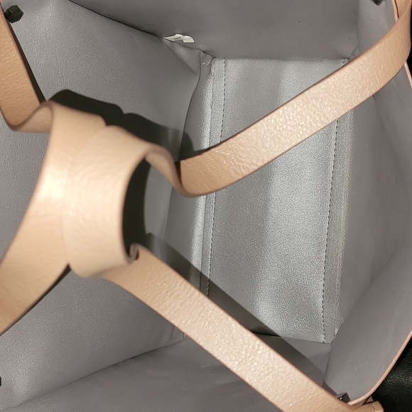 💕Neiman Marcus Tote -  Light Pink/Rose Gold with Pearl Sheer Finish💕 - Picture 5 of 12